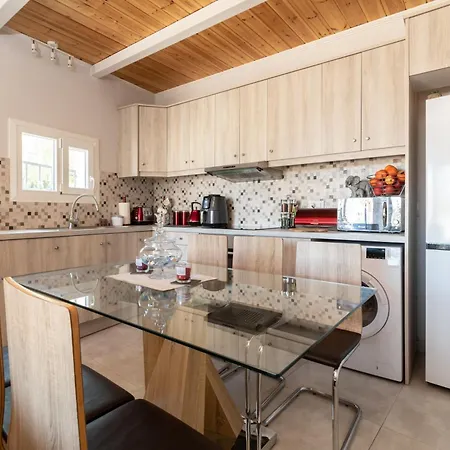 Holiday home Sweet Retreat - 100m From The Beach, By Zantewize *