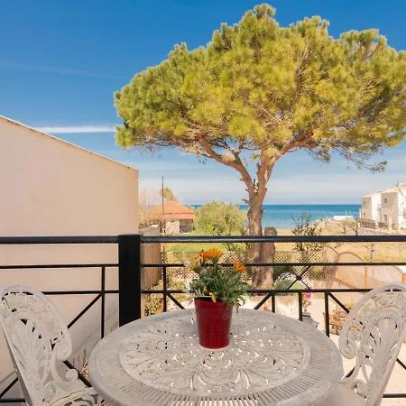 Holiday home Sweet Retreat - 100m From The Beach, By Zantewize *