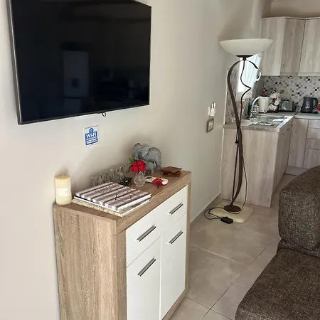 Holiday home Sweet Retreat - 100m From The Beach, By Zantewize *