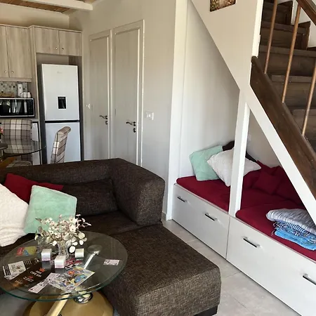 Sweet Retreat - 100m From The Beach, By Zantewize *